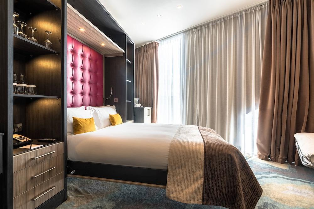 Montcalm East, Autograph Collection Отель