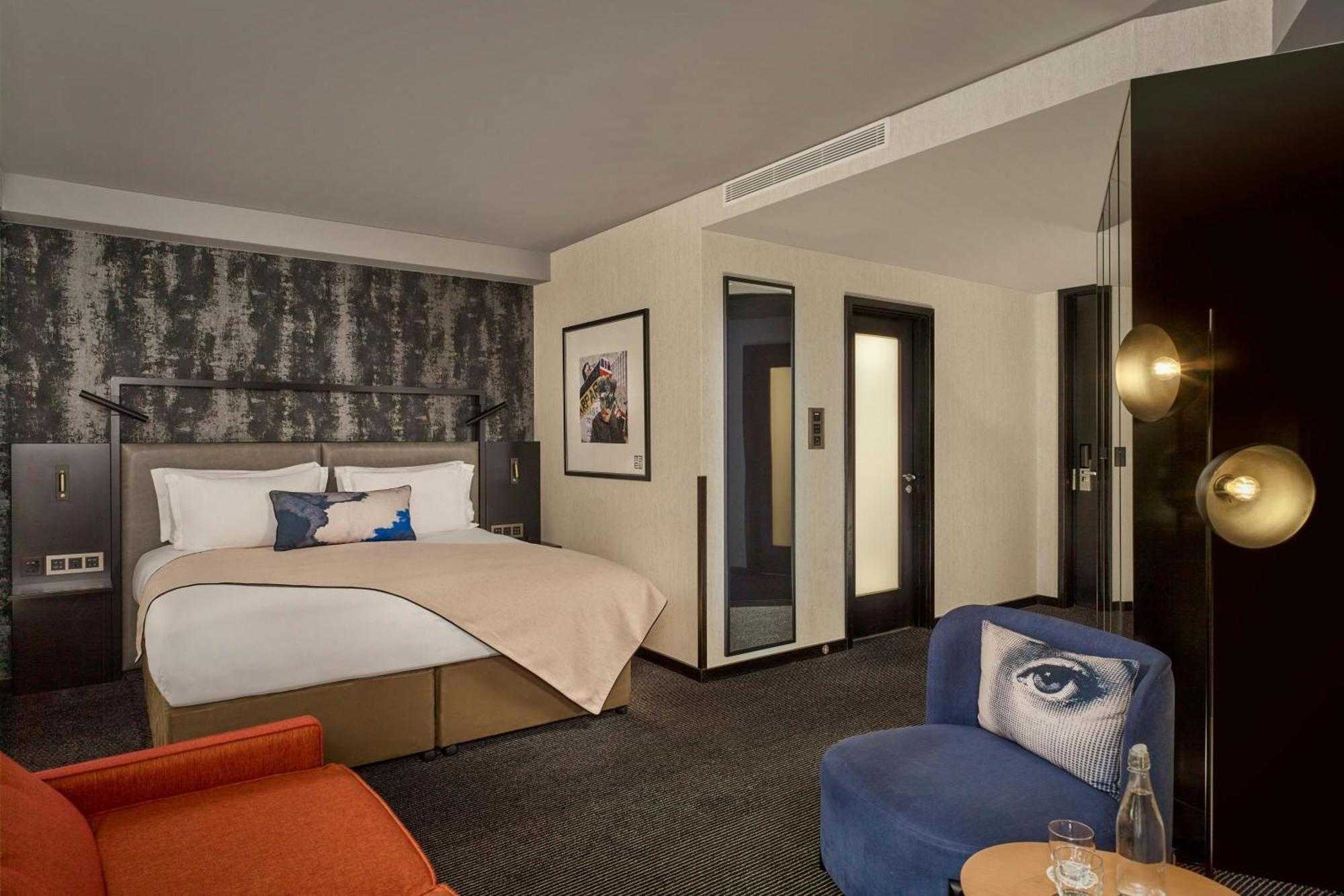 Montcalm East, Autograph Collection 5* Лондон