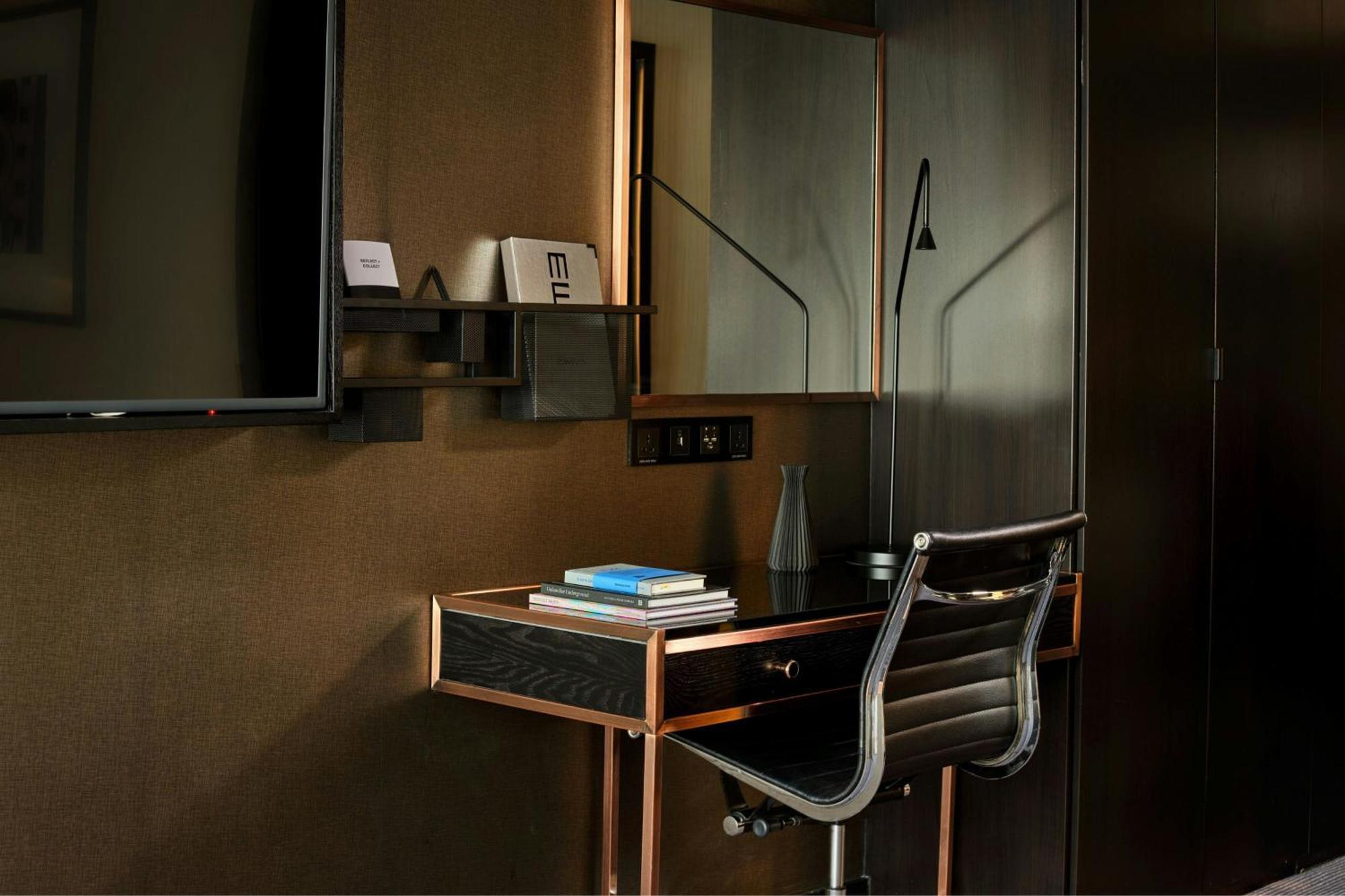 Отель Montcalm East, Autograph Collection 5*