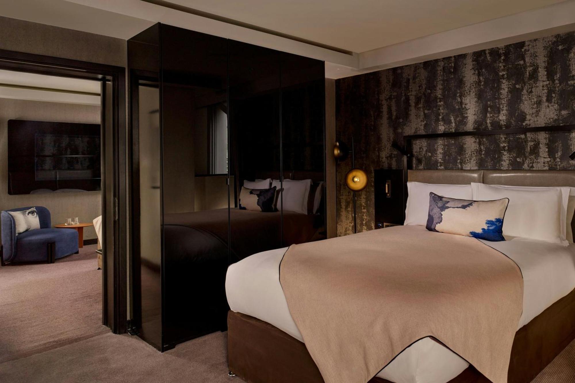 Montcalm East, Autograph Collection Отель 5*